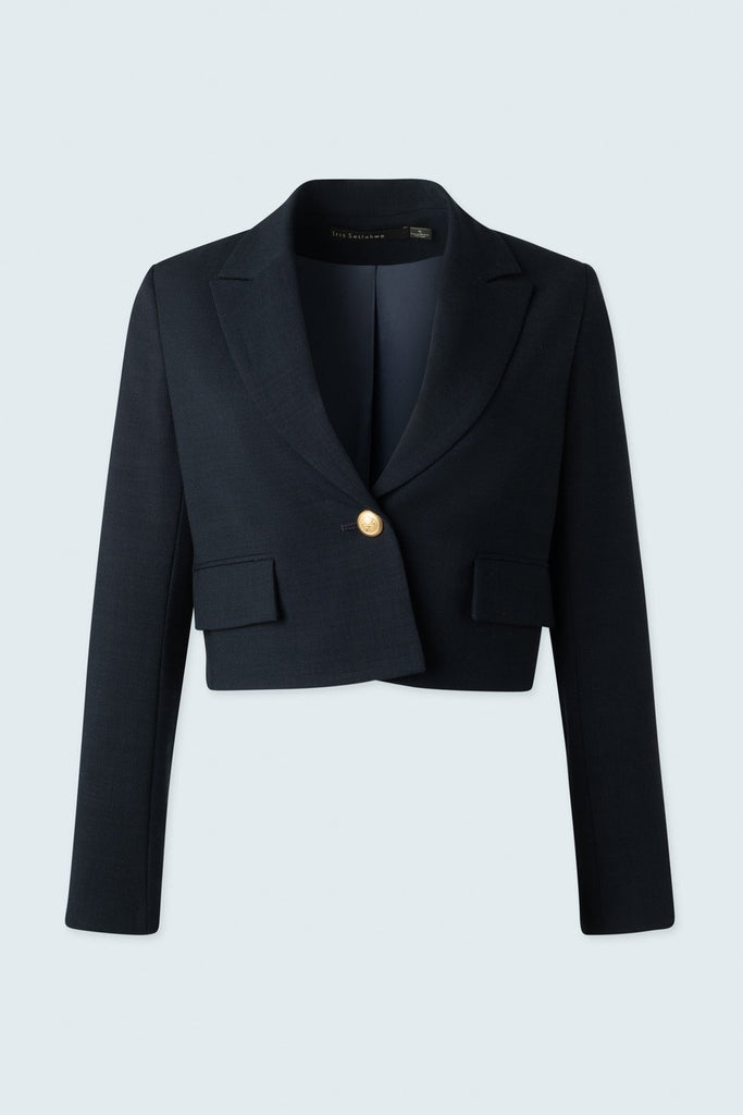 Short jacket with flap pockets